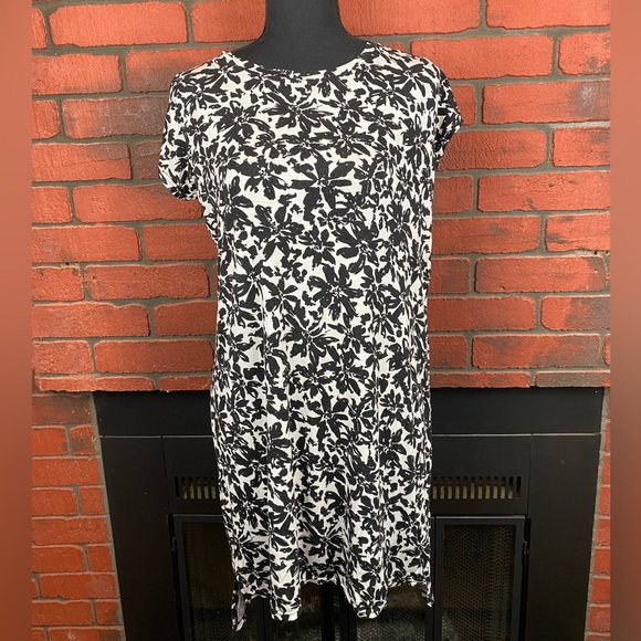 Nicole Miller New York Shortsleeved Scooped Neck Floral Black White Dress Size M - Picture 1 of 5